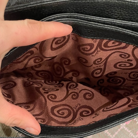 Chic Black Leather Brighton Shoulder Bag with Chain Detail - Picture 8 of 13